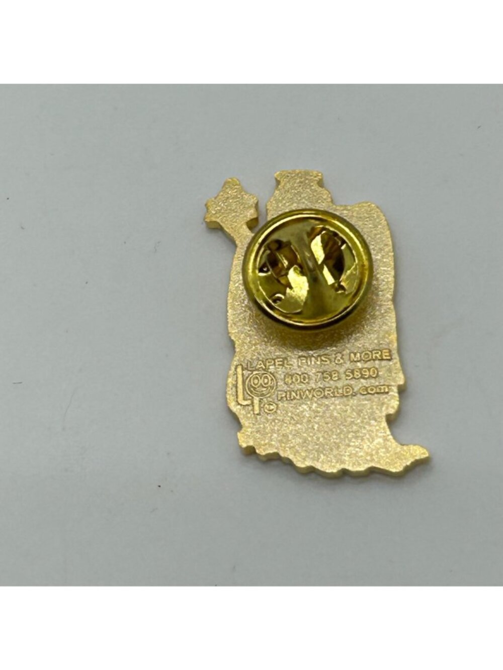 Free Mason Pin Angel Holding Square & Compass Masonic Gold-tone and Enamel - Picture 5 of 13